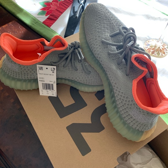 Yeezy boost 350 V2 desert sage